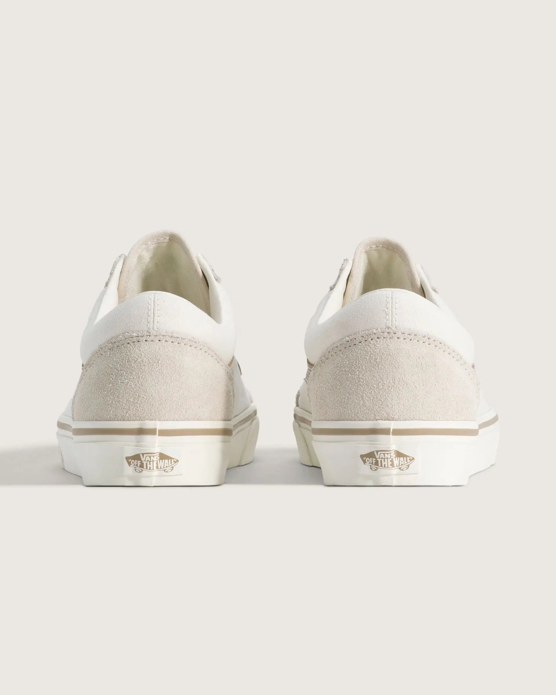 Step Up Your Style with the Iconic Vans Unisex Old Skool Low Top Shoe